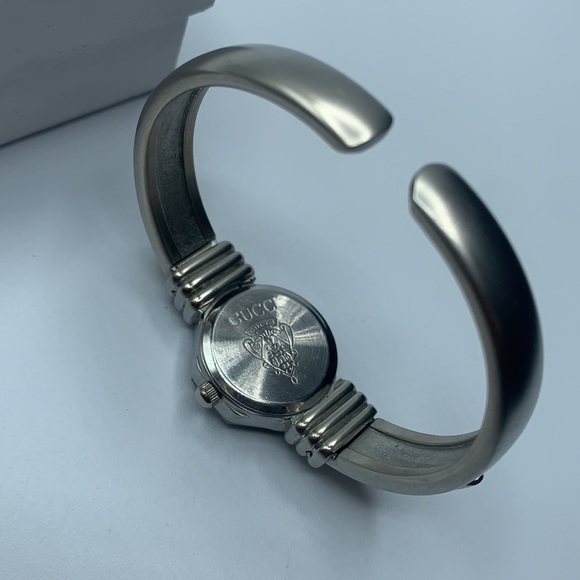 Gucci Bangle Watch - Picture 4 of 6